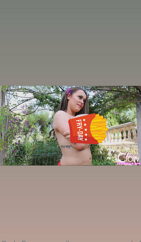 leannecrowonlyfans hot star photos