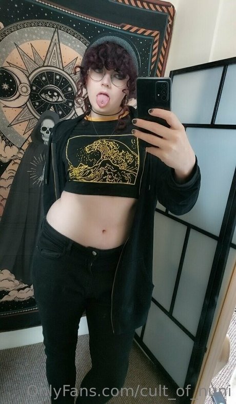 cult of nuni art star archive