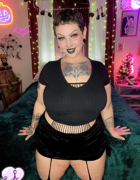 curvy blonde milf onlyfans nudes archive