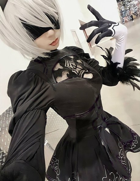 xbrinni nude pornstar img