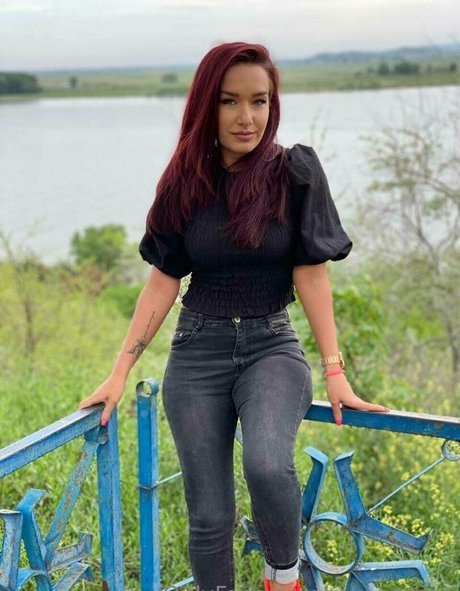 aubrey frost exclusive star archive