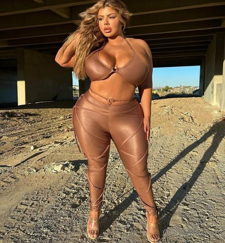 Shellraven adult actress picture