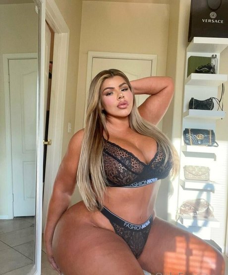 Shellraven model nudes pictures