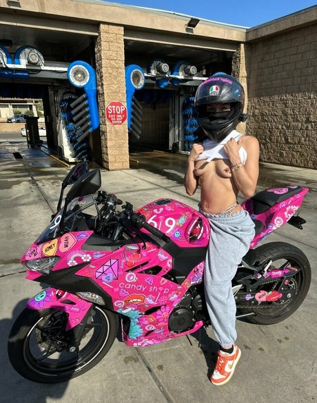 aaliyahfuckingcruz nude star photo