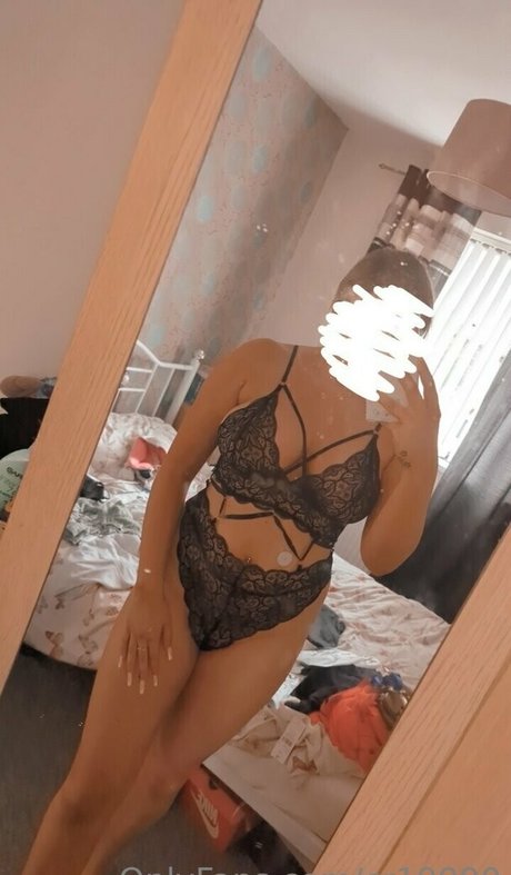 cr19990 model nude galleries