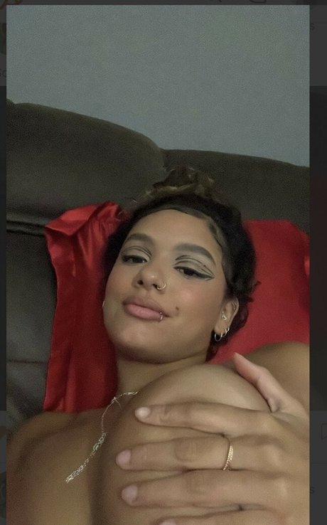 Louisiew pretty actress img