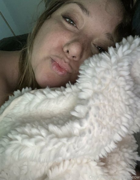 remymeow pornstar naked pic