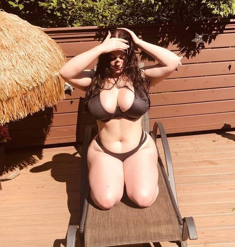 outdoor shower onlyfans nudes picture