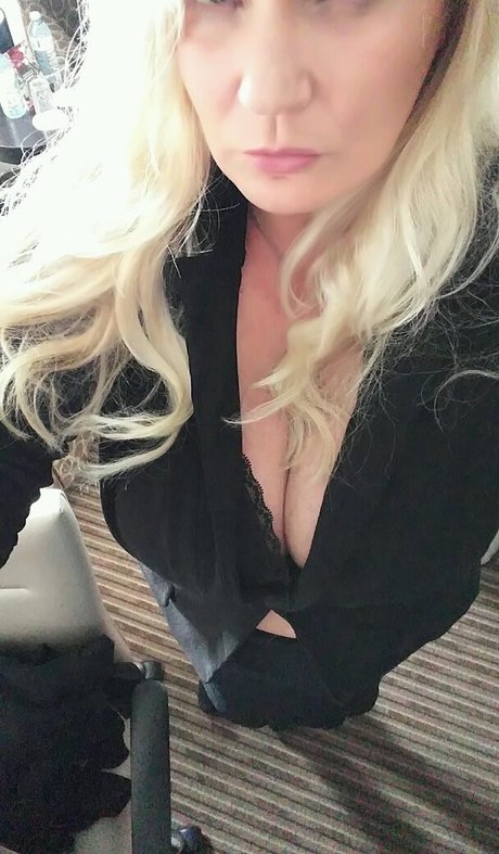 uniquilyyours star top archive