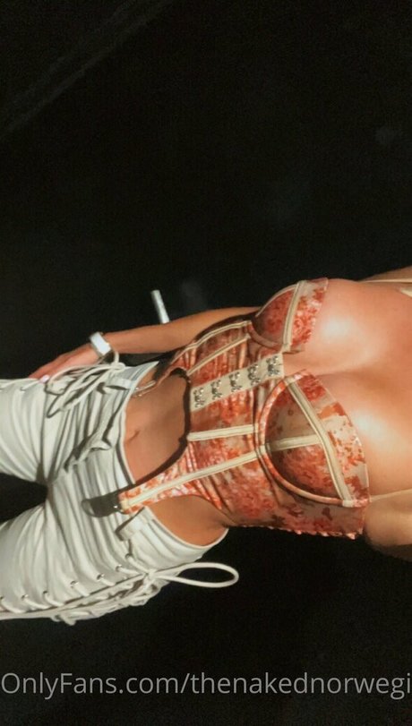 outdoor shower onlyfans naked pictures