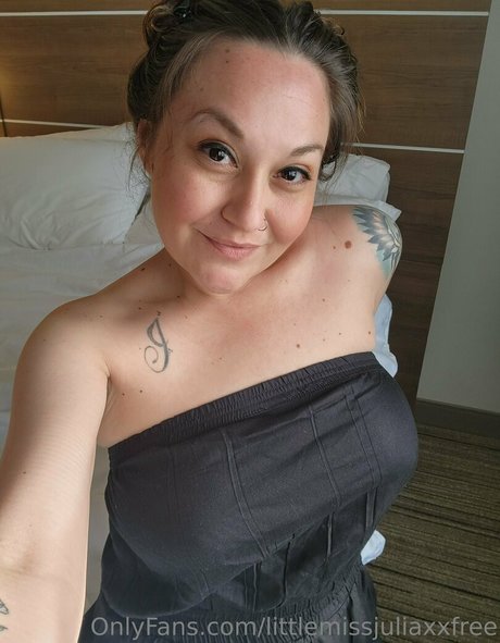 littlemissjuliaxxfree pornstar nudes pic