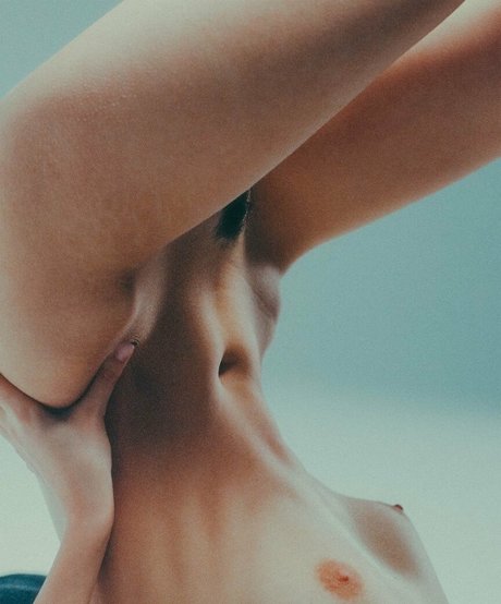 long onlyfans nude image