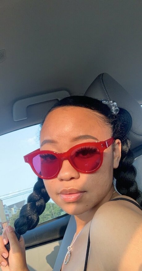 jhenecurious pornstar exclusive picture