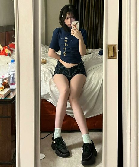 glihttr erotic model galleries