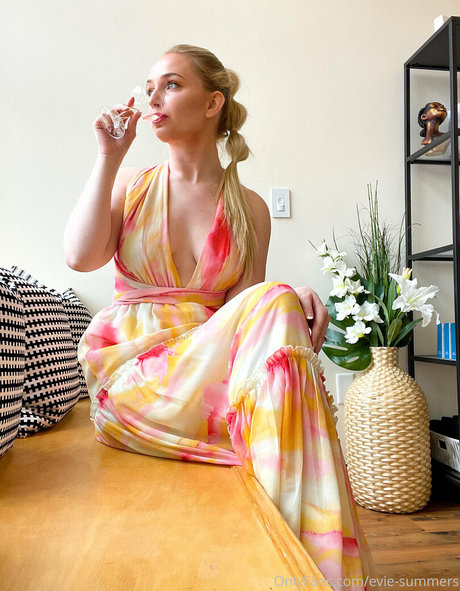 brunette onlyfans hot sex image