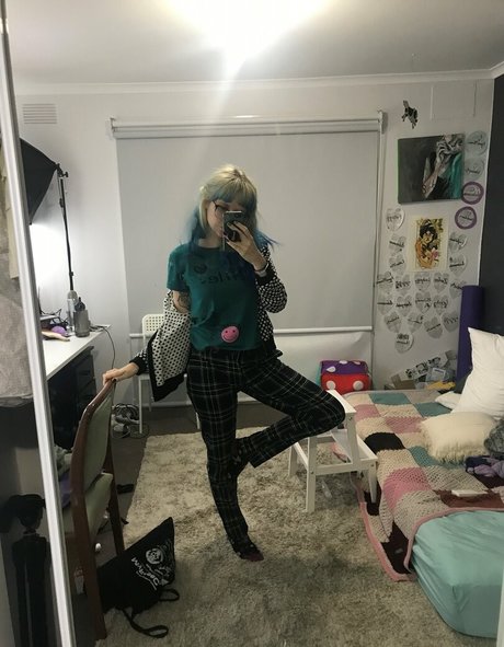 heidivfree pornstar perfect image