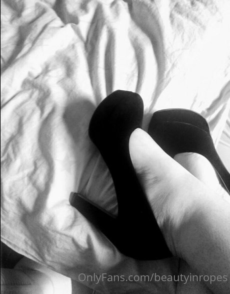 beautyinropes star sex archive