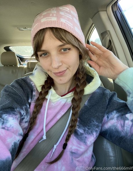 parisbush top actress img