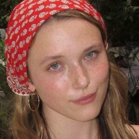 Iris Apatow beautiful pornstar pics