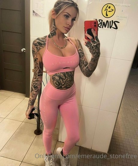 emeraude stonefree nudes star pictures