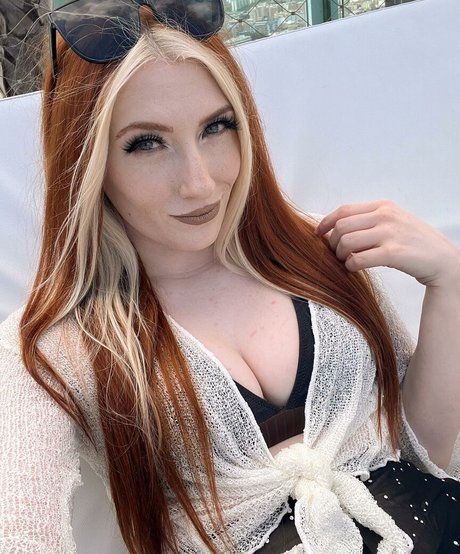 voxytwitch star erotic gallery