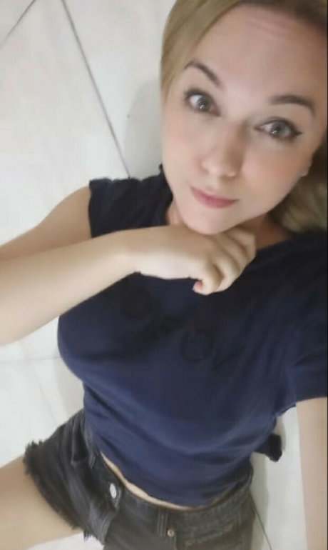 Ayu Brazil porn model picture