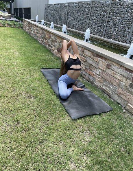 flowwithsky actress image