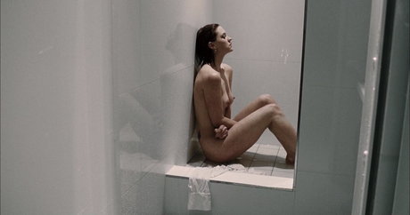 Lauren Lee Smith exclusive star picture