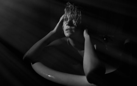 Lauren Lee Smith hot model pic