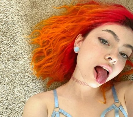 social media influencer onlyfans beautiful img