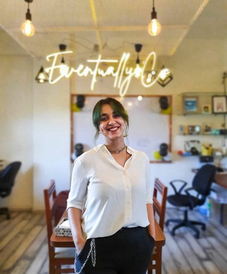 anxious sifigshid star hot pic