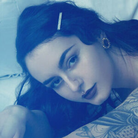 Ava Damore model img