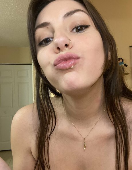 mollymaeve model hot images