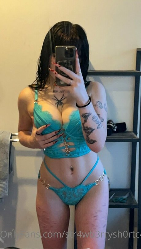 str4wb3rrysh0rtc4k3 star exclusive pics