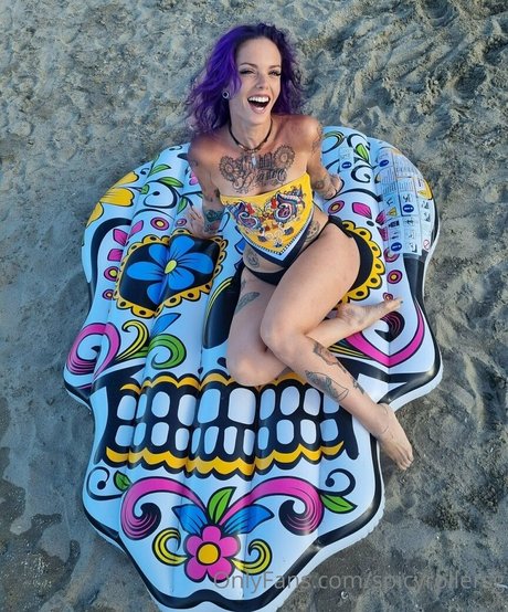 spicyrollersg beautiful model photo