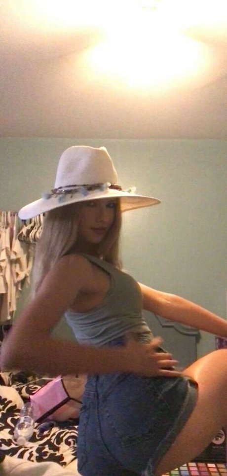 Regina Knoll pretty model photo