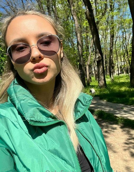 kristin lewis star art pic