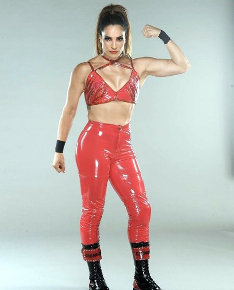 Raquel Rodriguez model perfect image