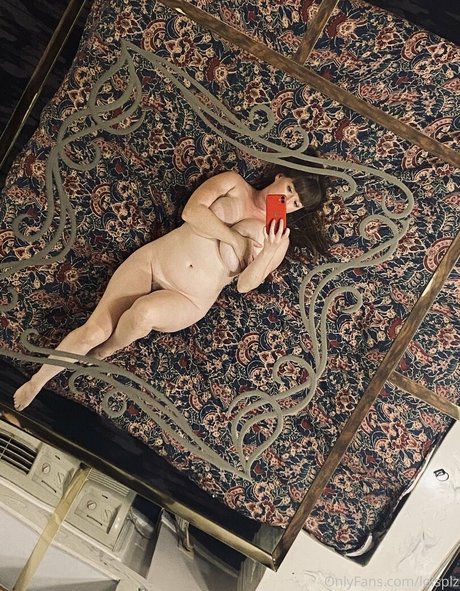 loisplz model high quality images