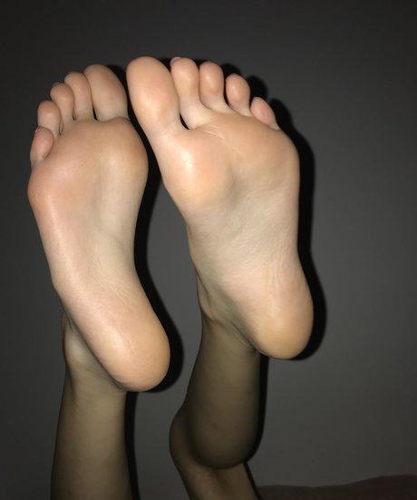 Alia Lizza art model img