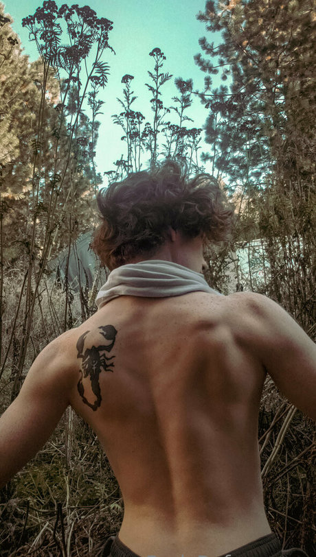 redsreferences model art pic