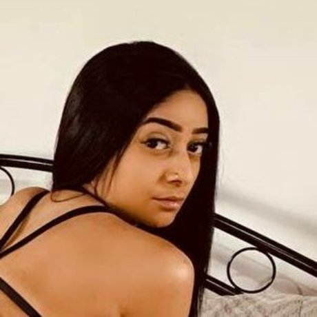 Jamilly Carvalho perfect actress pics