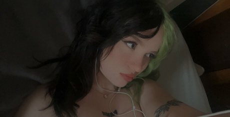 Itsssarapriv pornstar hd photos