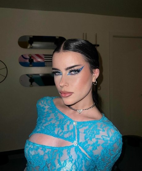 emmanorton model beautiful pic