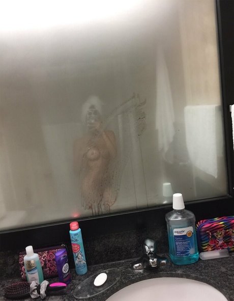 zipos nudes model archive