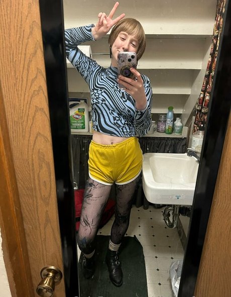 divine femme sex model photo