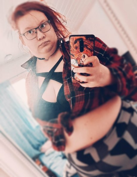 peachycat8 naked actress photo