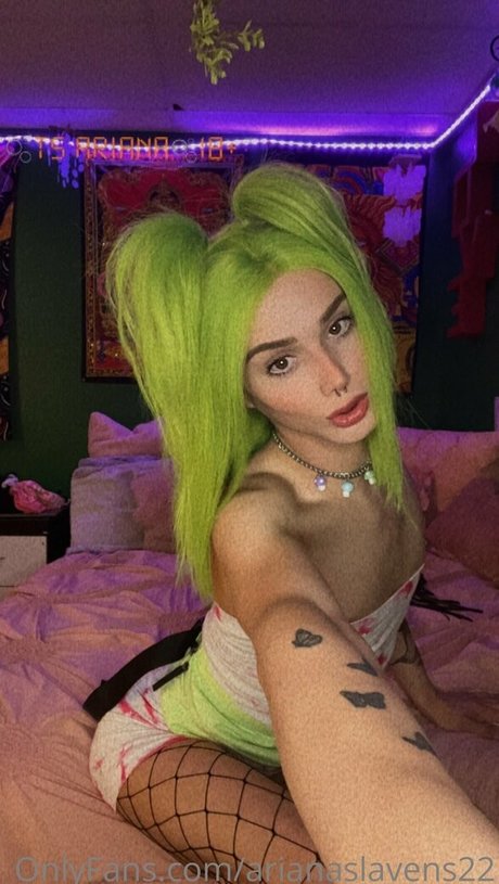 Ariana Slavens sexy star images