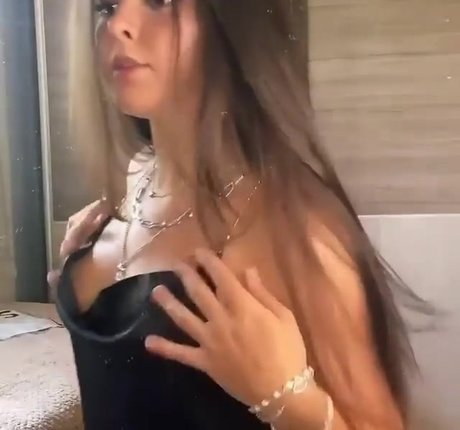 Thais Silva beautiful star photo