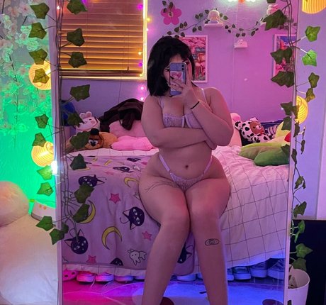 okay kylie xxx model photo